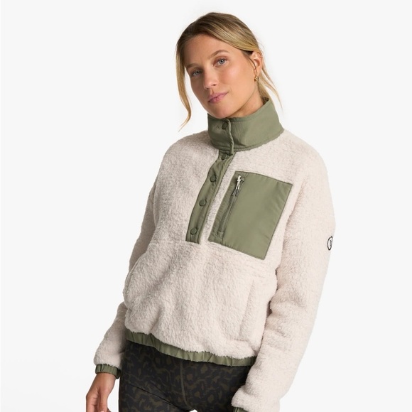 NWT SOLD OUT: Vuori Cozy Sherpa - Picture 1 of 1